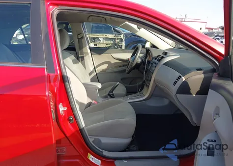 2013 Toyota Corolla Le z USA, uszkodzony, nr VIN 5YFBU4EE7DP200197